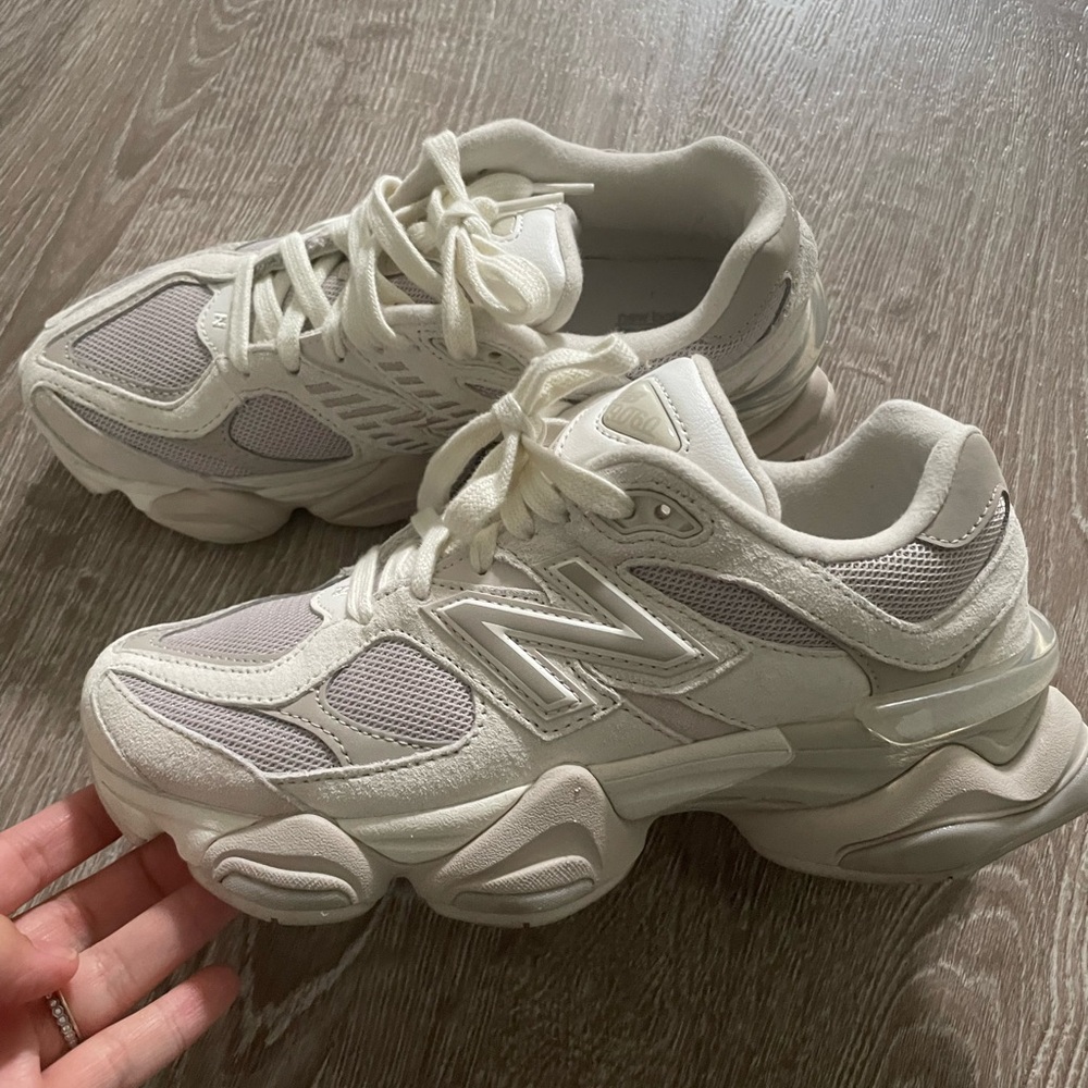 New Balance 9060 Gray Moonbeam
